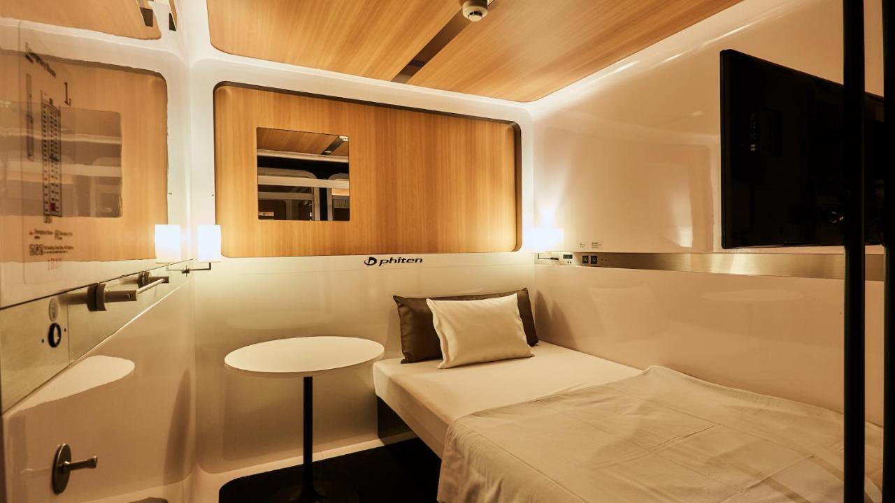 First Cabin Nishi Umeda Осака Экстерьер фото